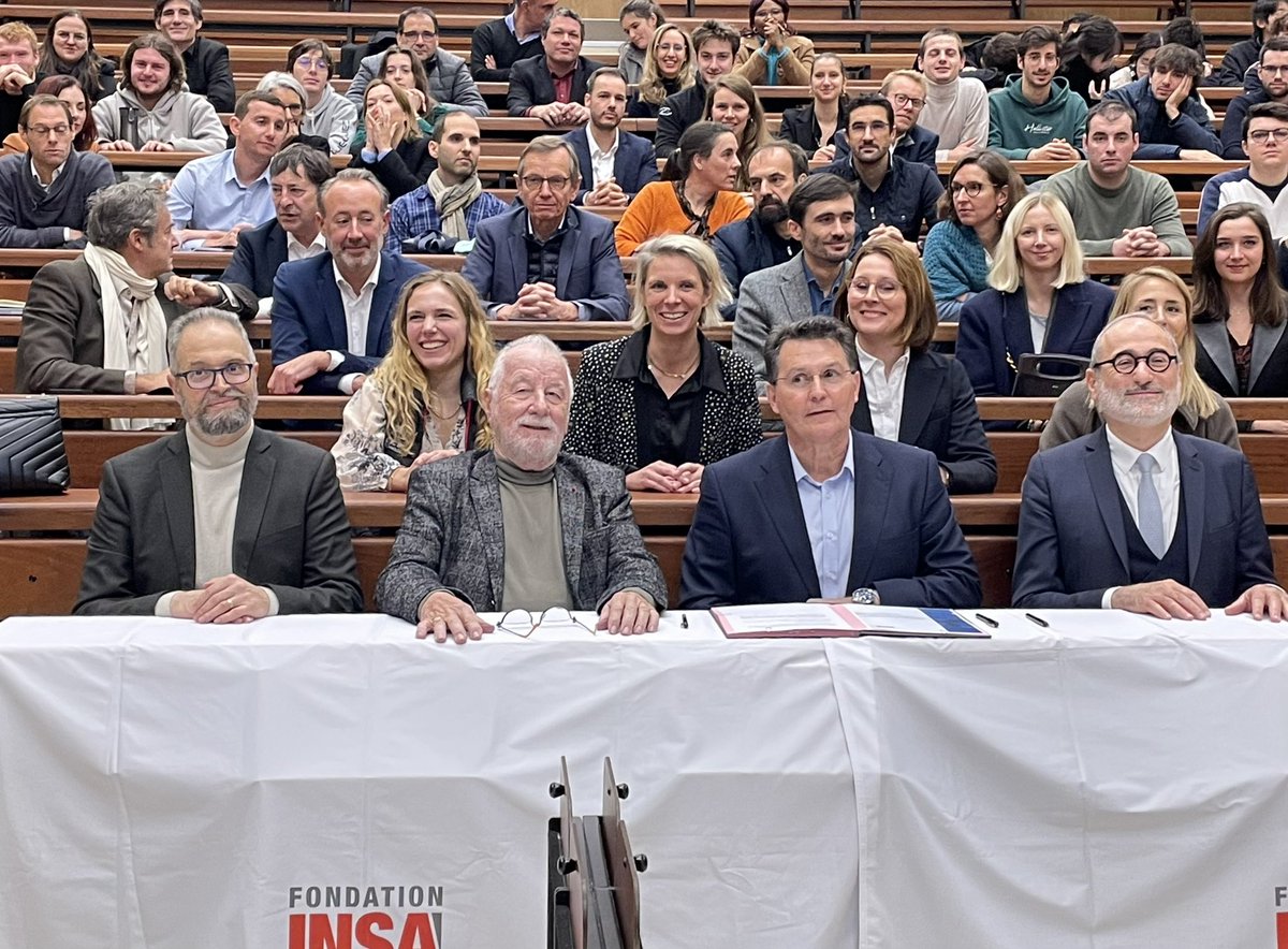 Signature d’un partenariat entre le Groupe Bouygues et l’INSA Lyon pour relever ensemble les défis de la transition écologique et sociale dans le cadre de la fondation INSA Lyon, en présence d’Olivier Roussat, Directeur général du Groupe Bouygues.