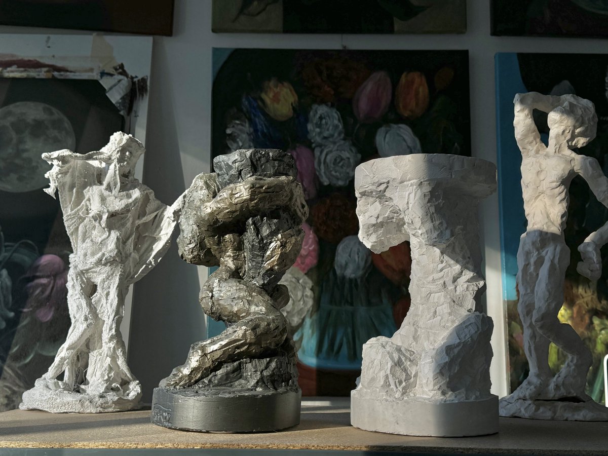 In meinem Atelier überrascht mich das Licht immer wieder aufs Neue. Das sind Momente, an denen ich mich an meinen Arbeiten richtig erfreuen kann.