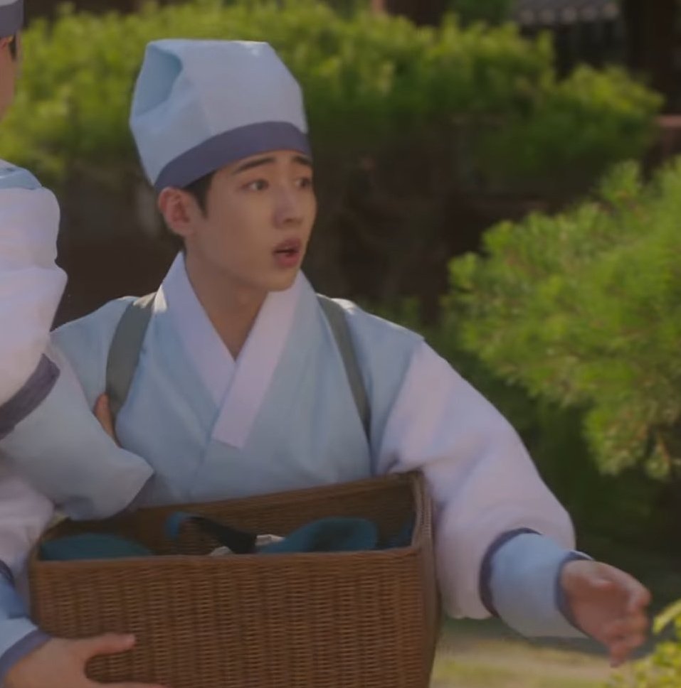 아역 아니예요?