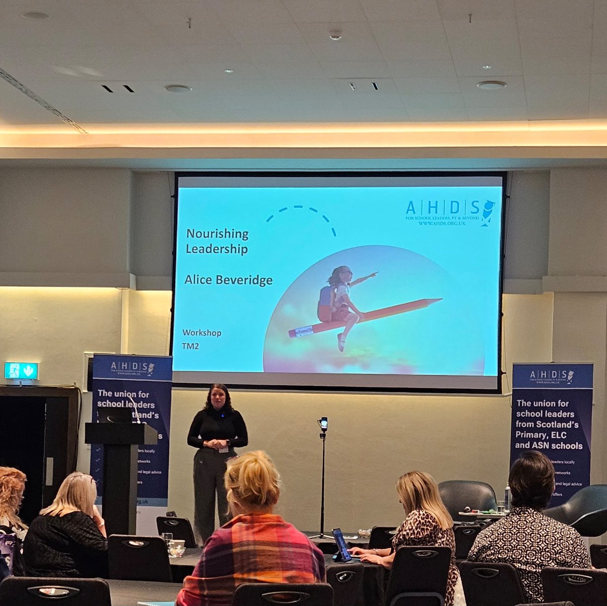Tree of Knowledge (@tree_of) on Twitter photo Oor <a href="/alice_beveridge/">Alice Beveridge</a> doing her thing at the wonderful #AHDS conference in Glasgow today!
If youβre here be sure to come by our stand and say hi π
You might even win some cool prizes π€© Oor <a href="/alice_beveridge/">Alice Beveridge</a> doing her thing at the wonderful #AHDS conference in Glasgow today!
If youβre here be sure to come by our stand and say hi π
You might even win some cool prizes π€©