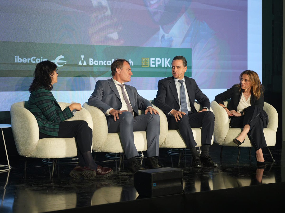 Nicolás Barquero Aranda (Santander Asset Management), Jaime Lazaro, CFA (BBVA Asset Management en España) y Ana Martín de Santa Olalla Sánchez (CaixaBank Asset Management ) han compartido en #MIND24 sus percepciones sobre el escenario actual y futuro en la gestión de activos.