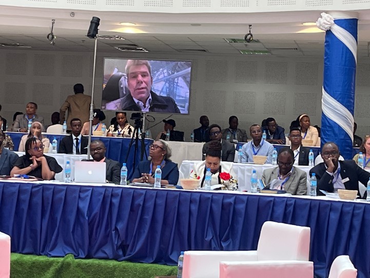 Philipps-Universität (@uni_mr) on Twitter photo Internationale Konferenz in Moshi, #Tansania, beleuchtet die medizinische Versorgung in Subsahara-Afrika. Veränderte Lebensbedingungen und #Klimawandel fördern chronische Krankheiten wie Diabetes & Herzleiden. Mehr: uni-marburg.de/sCFNXE #GlobalHealth #Afrika <a href="/UKGM/">Uniklinik Giessen</a> Foto: HRenz Internationale Konferenz in Moshi, #Tansania, beleuchtet die medizinische Versorgung in Subsahara-Afrika. Veränderte Lebensbedingungen und #Klimawandel fördern chronische Krankheiten wie Diabetes & Herzleiden. Mehr: uni-marburg.de/sCFNXE #GlobalHealth #Afrika <a href="/UKGM/">Uniklinik Giessen</a> Foto: HRenz