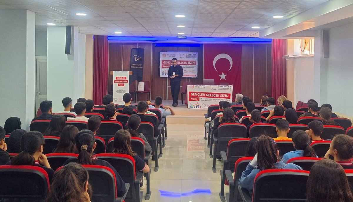Bakanlığımızca desteklenen Mardin Kültür Sanat ve Sosyal Araştırmalar Derneği tarafından yürütülen "Gençler Gelecek Sizin" projesi kapsamında, Mardin ilimiz ilçelerinde gençlere seminerler verildi.