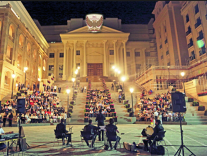 Bir insanın "gaspa uğramasının" daha sonra yağmalanmasına gerekçe yapıldığı bir dönemde yaşadılar.  

Olmaz deme...  

İpek Üniversitesini gerekçesiz müsadere ettiler, İpek Üniversitesine yasal bağış yapılması sebebi ile diğer varlılarını da yağmaladılar...