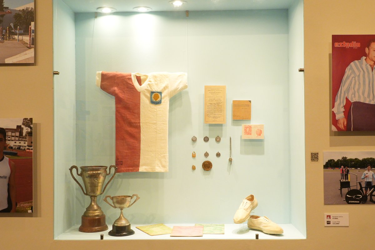 "Puntapié inicial" explora los lazos entre el deporte, la cultura y la historia desde una perspectiva única. ¿Qué significa el fútbol en tu vida? Contanos en los comentarios 👇