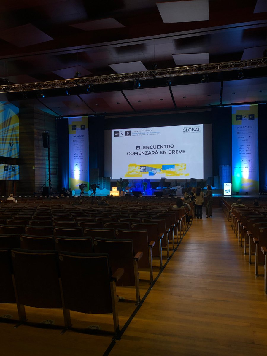 NosCinema's tweet photo. Estamos no #CongresoAPD coa compañeira Uxía Soutullo sobre os retos da empresa global. Collendo claves para as persoas directivas no presente e futuro de empresas, tamén unha produtora galega como a nosa https://t.co/U5P81OrKzh