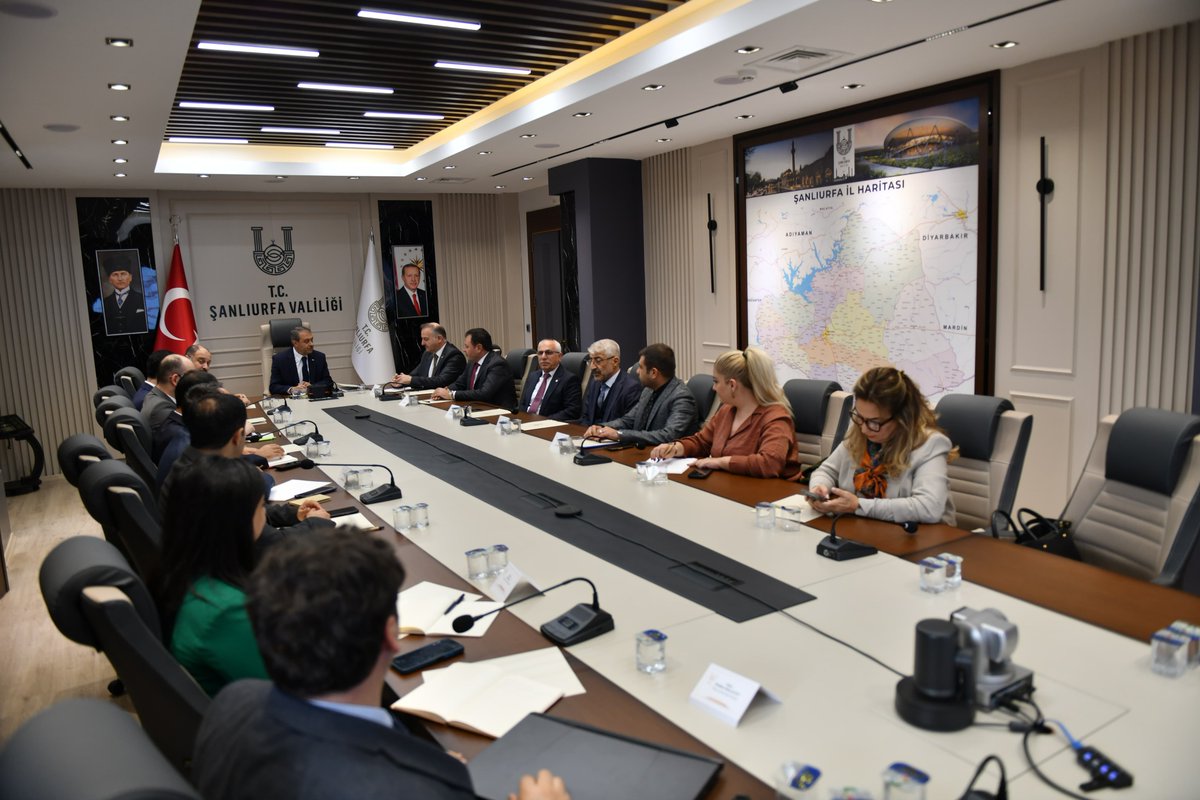 Yönetim Kurulu Başkanımız Sn. Mehmet Yetim, Şanlıurfa Valimiz Sn. Hasan Şıldak öncülüğünde  Şanlıurfa Büyükşehir Belediye Başkanı Sn. Mehmet Kasım Gülpınar ile il protokolünün katılımıyla Şanlıurfa Valiliğinde düzenlenen "Gastronomi ve Müzik" toplantısına katıldı.

Toplantıda,