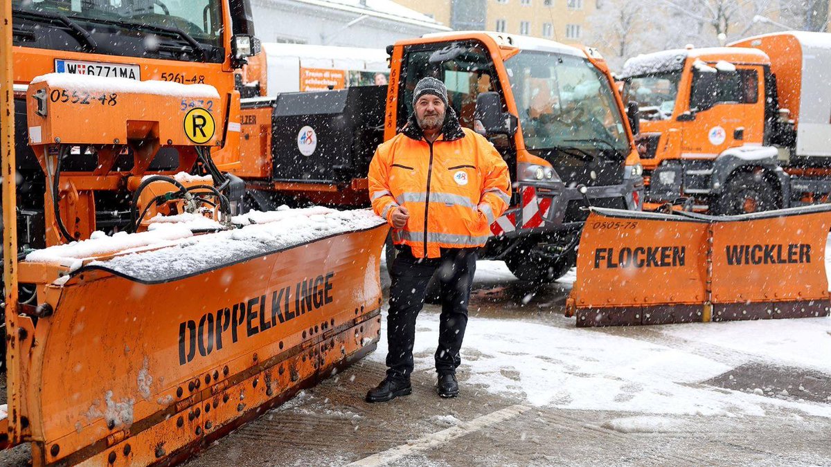 Winter is coming. Und damit man sich nicht „you know nothing, Jon Snow“ sagen lassen muss, hier Facts zum Winterdienst von <a href="/Die48er/">Die 48er</a> : Bis zu 1.400 Personen sind mit 283 Fahrzeugen einsatzbereit, um 24 Mio. m² Straßenfläche und 870 km Geh-/Radwege uÄ. zu betreuen. Let it snow! ❄️