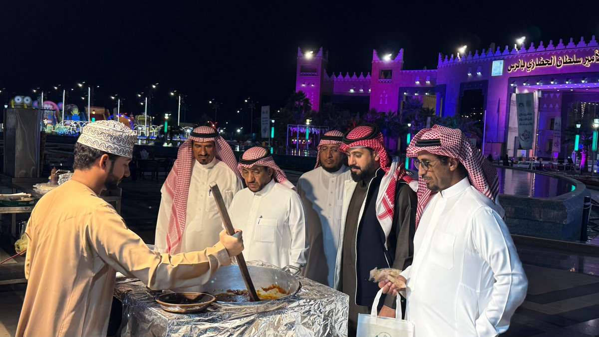 سُعدنا بزيارة لجنة أهالي #البدايع
لـ #مهرجان_الزهور_بالرس ✨

التي قامت بجولة على أركان وفعاليات المهرجان 🌱
#زهور_الرس #القصيم #الرس