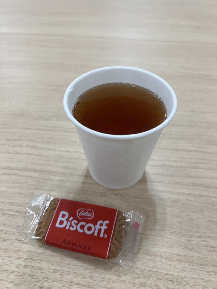 KUTeaBreak's tweet image. 共北11、水泳部さんのお化け屋敷左手廊下奥で、ジャズの流れる紅茶カフェを出展しています🎶
暖房の効いたお部屋でゆっくり座れます！是非お越しください

#nf2024出展中　#京大NF2024