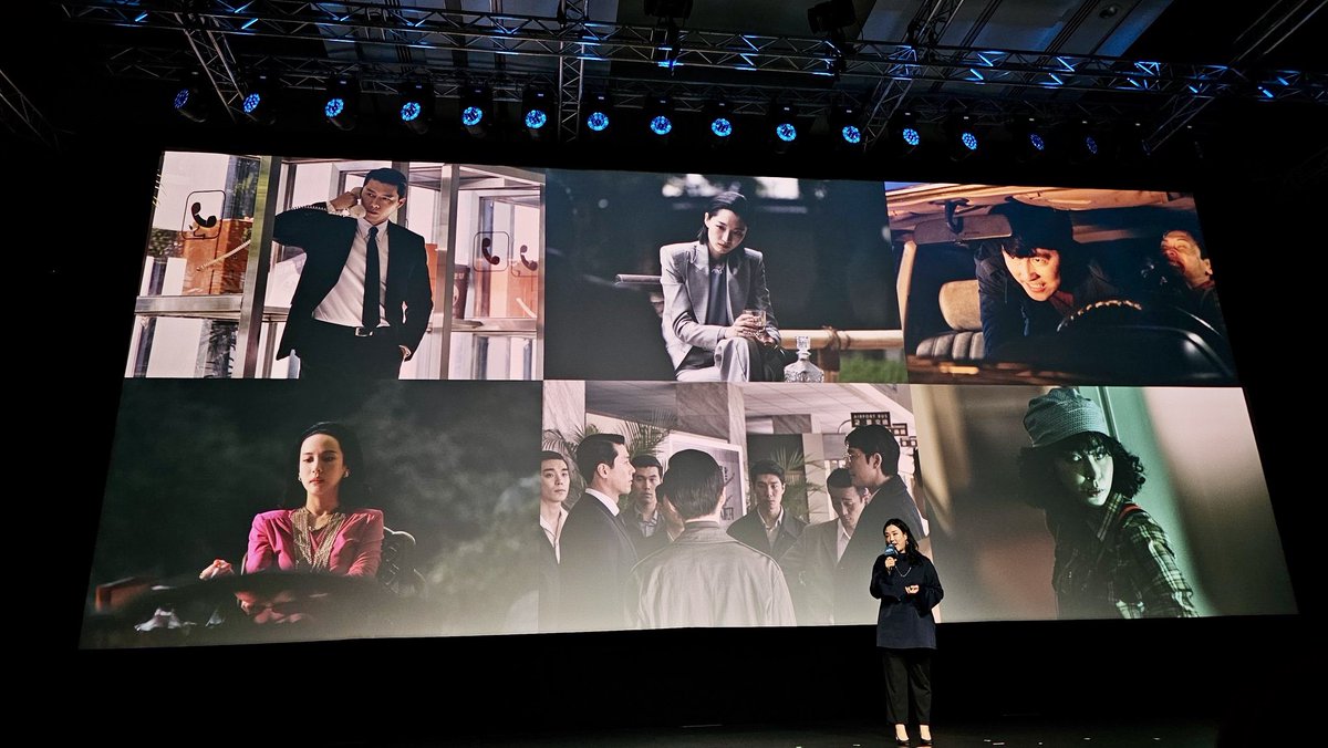 iamneelie09's tweet image. “Made in Korea” being introduced at the Disney Content Showcase Apac 2024 -  “Disney Presents: A Night of Stars&quot; in Singapore 🇸🇬
Looking forward to watch “MIK” on Disney+!🫶
Ctto 📸📹
#hyunbin
#mik
#baekkitae
#disney+