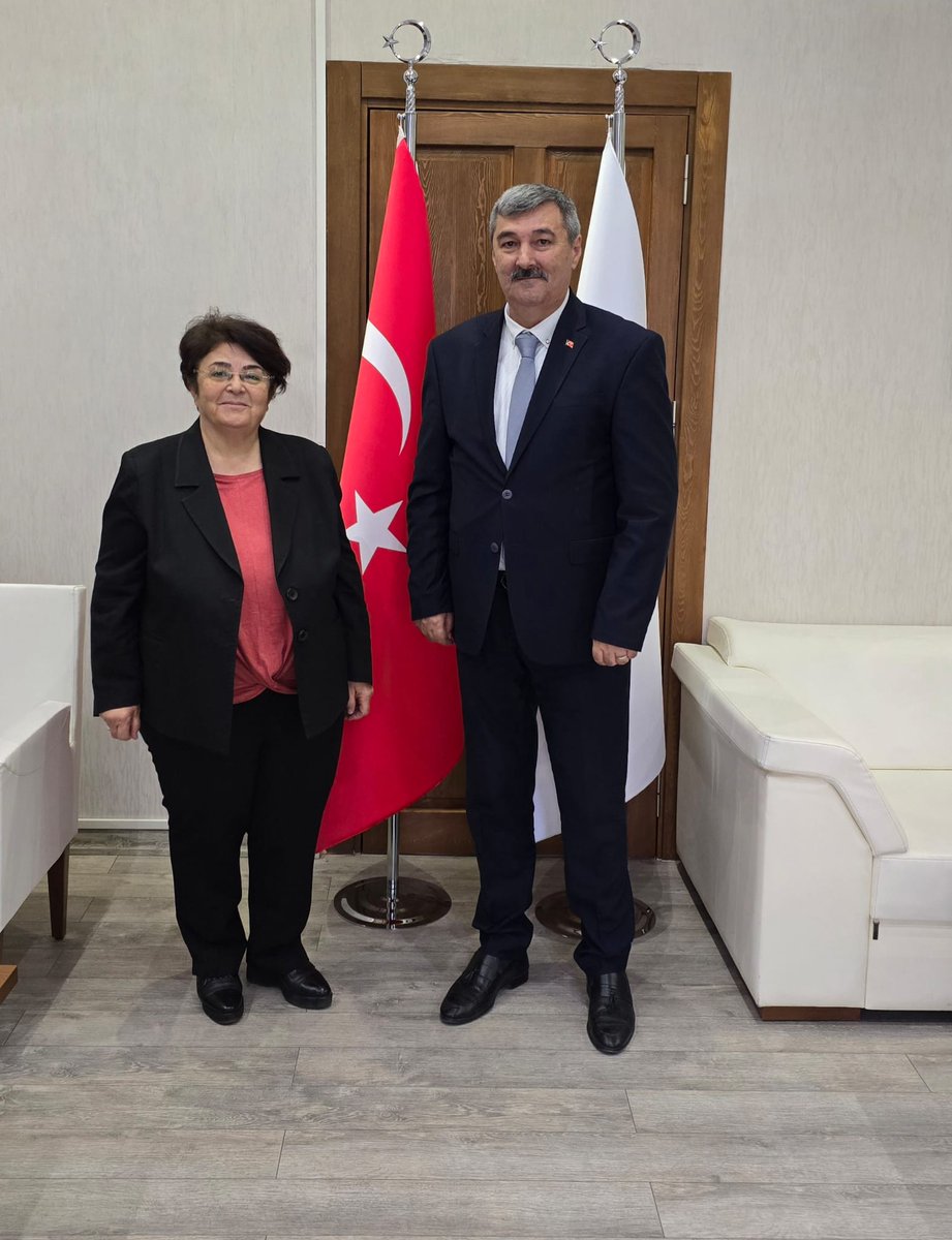 ManisaNufus's tweet photo. GÖSTERMİŞ OLDUĞUNUZ ÖZVERİLİ ÇALIŞMA VE KURUMUMUZA SUNDUĞUNUZ KATKILAR İÇİN TEŞEKKÜR EDER, YENİ GÖREV YERİNİZDE BAŞARILARINIZIN DEVAMINI DİLERİZ.
#HayatınızınHerAnında
@itasyapan 
@TCNufus 
@ManisaValiligi 
@AyseSerapGuney https://t.co/coAHTLmEcv
