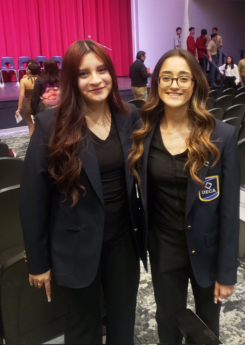 dherrera_SHS's tweet photo. DECA students representing at Socorro HS CTSO induction ceremony. #BETHEONE #TEXASDECA https://t.co/jWQLKLwXGK