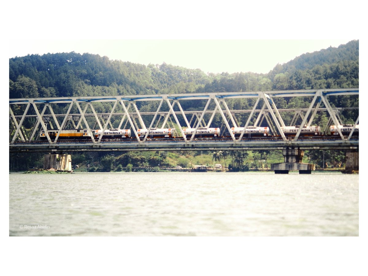 resabidinn's tweet photo. Cross the River https://t.co/wNstPPugUB