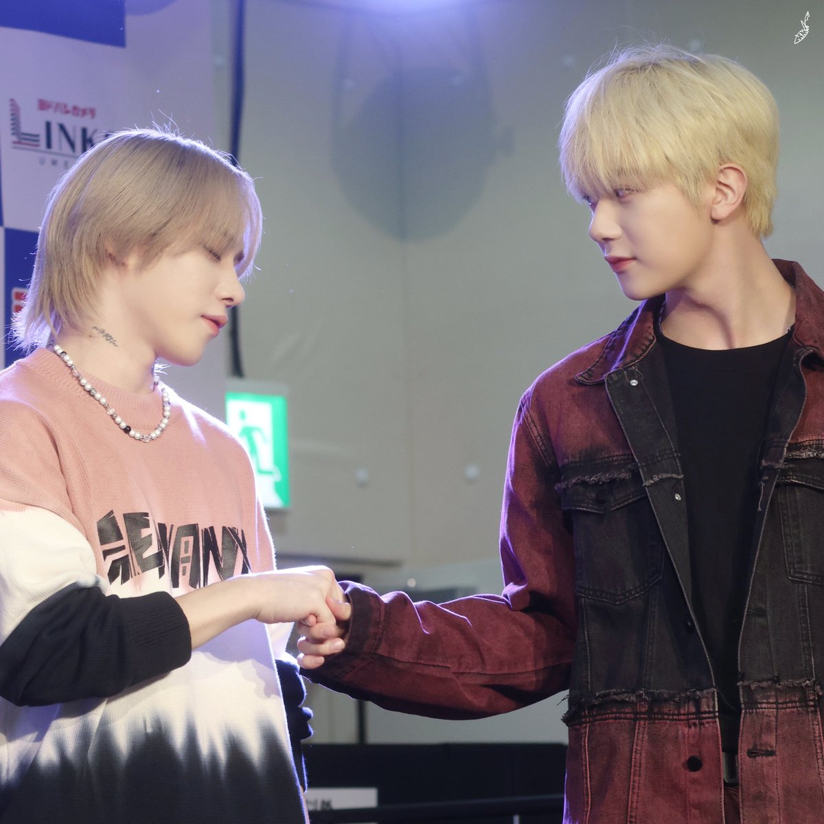 cccxxcarrot's tweet photo. 🤝
#젠 #예찬 https://t.co/PIdVhiNPCy