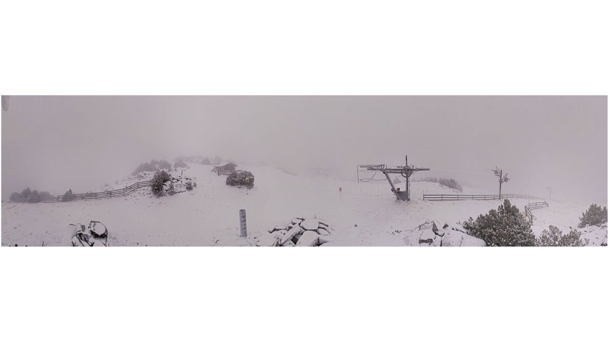 Elle est là !!
Petite couche de neige tombée cette nuit...
Hâte de pouvoir ouvrir 🤞

#LesAngles #Ski #Lesanglesuneautrefacondevoyager

pv.viewsurf.com/668/Les-Angles…