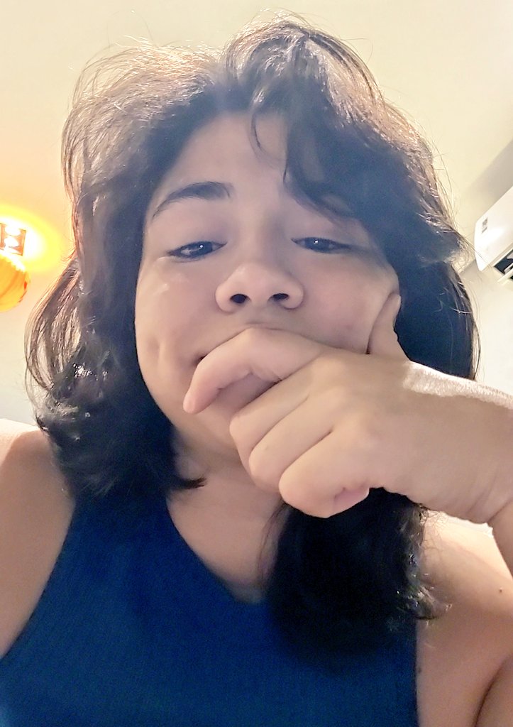 zyulla's tweet image. Art vs Artist 🩵