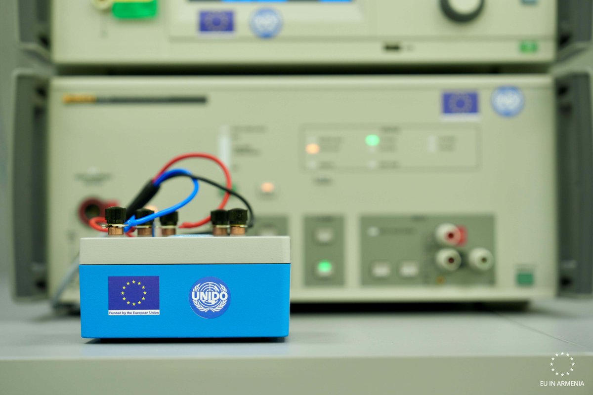 EUAmbArmenia's tweet image. 🔬 New labs unlock international-grade calibration services at National Body for Standards &amp;amp; Metrology.
⬥Boosting quality control, industrial growth &amp;amp; trade diversity in 🇦🇲 through #EIP support
⬥Precision meets progress! 📊🌟 @UNIDO #Metrology 🇪🇺🇦🇲
