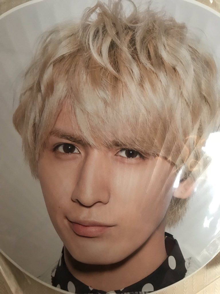 ux9_g's tweet photo. 断捨離の為WEST.関連お譲り先を探しています

藤井流星うちわのみ未開封
Tシャツ開封済みの為定価以下可

他にも過去シングルCDもあります
無い物もあるので一度お問い合わせ下さい
お心当たりの方DMまでお願い致します

#WEST譲 #WEST求 #なうぇすと #藤井流星 https://t.co/AQLJJFV7C8