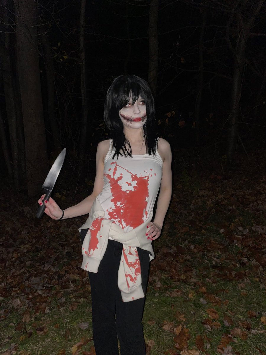 bellabrontei's tweet photo. Forgot to post my jeff the killer costume to twitter!!! 
#jeffthekiller #jeffthekillercosplay #jeffthekillercostume #creepypasta #creepypastacosplay #CreepyNuts https://t.co/izy2ukox8x