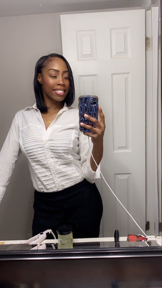 StillCaliAtl11's tweet photo. I was Bobianna for like..a week #WorkShit https://t.co/ApYWzshdtE