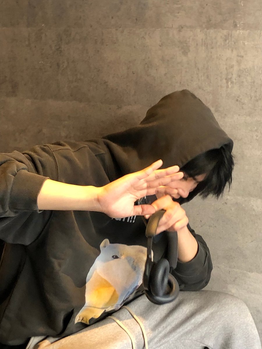 ZB1_GUNWOOK's tweet photo. 남친임 ? https://t.co/Rdg8DqxaHt