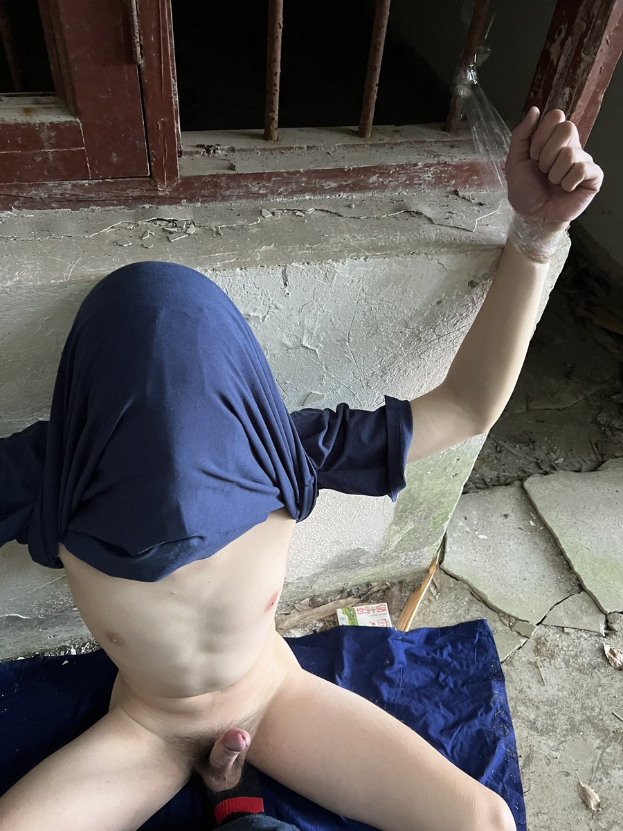 中发白 tweet media