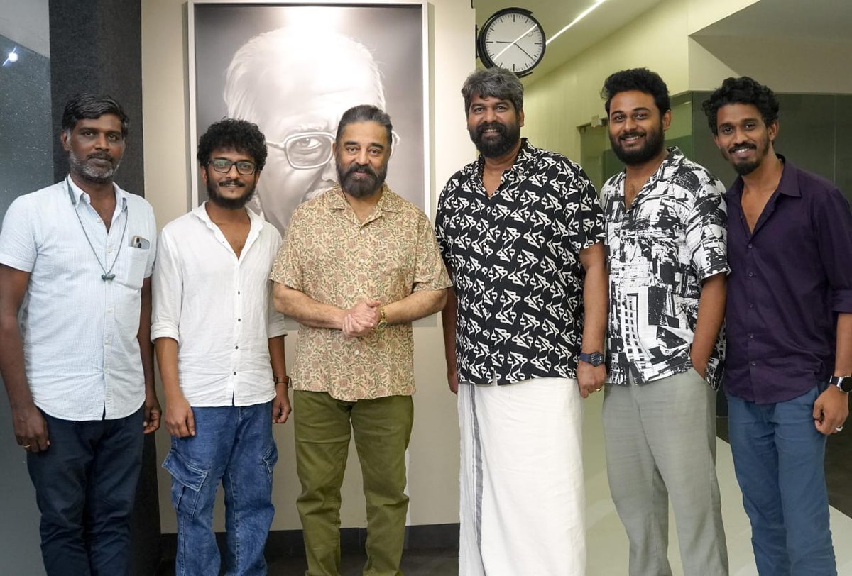 rameshlaus's tweet photo. Legendary actor @ikamalhaasan showers praise on team #Pani after watching their film in a special screening back in September. Tamil version hitting theatres tomorrow! 💥
Written and Directed by #JojuGeorge @C_I_N_E_M_A_A
#Abhinaya #SagarSurya #JunaizVP
#AppuPathuPappu
#ADCinemas @GokulamGopalan @GokulamMovies @srkrishnamoorty
@DreamBig_film_s @jsujithnair @proyuvraaj
