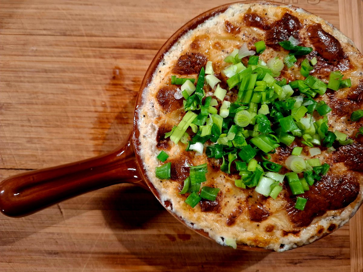 Šodien gatavosim SĀTĪGO, bet vienkāršo SOĻANKU drēgniem rudens vakariem.

Vēl pagatavošu francisko DZĒRVEŅU KLAFUTĪ, veselīgo AVOKADO "Nutellu" un gardo KARTUPEĻU gratēnu ar "Amandine" kartupeļiem.

Ļoti priecāšos par LIKE un SHARE, tas man ļoti palīdz! :)  Ķeramies klāt!

🧵👇