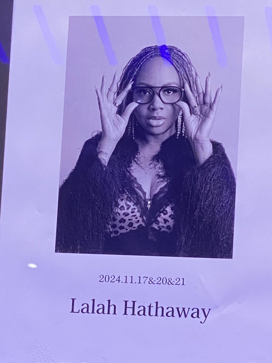 takemas13928201's tweet photo. 2024.11.20
#LalahHathaway(vo) 2nd show
#EricSmith(MusicDirector,b)#DanielWeatherspoon(key)#TimCarmon(key)#JohnSmith(g,vo)#TavariusJohnson(dr)#レイラ・ハサウェイ #ビルボードライブ東京
これまでは、毎回ほぼ同じセットリスト(大阪は不明)だったが、とうとうこの2ndでは変えてきた。
(1/3) https://t.co/LssmsvwDLB