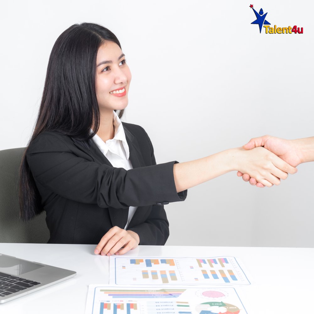 thetalent4u's tweet image. 🌟 What’s the Average Salary in Cambodia? Whether you’re exploring IT jobs or curious about high-paying roles like web developers or managers, we’ve got the data! 📊

💼thetalent4u.com/insights/how-t…

✨ #ITCareersCambodia #WebDeveloperSalary #MinimumWageCambodia #JobMarket