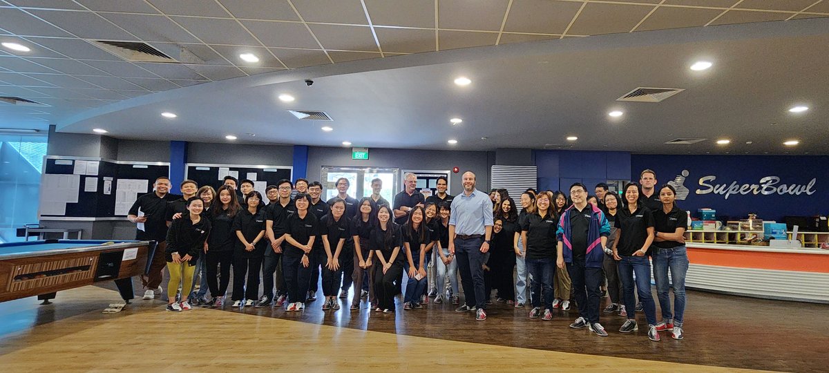 The Hummingbird Bioscience team had a ball of a time at SuperBowl Mount Faber last month. The team united around the mission of leaving no pin standing, and had a great time bonding before the Deepavali festivities started.