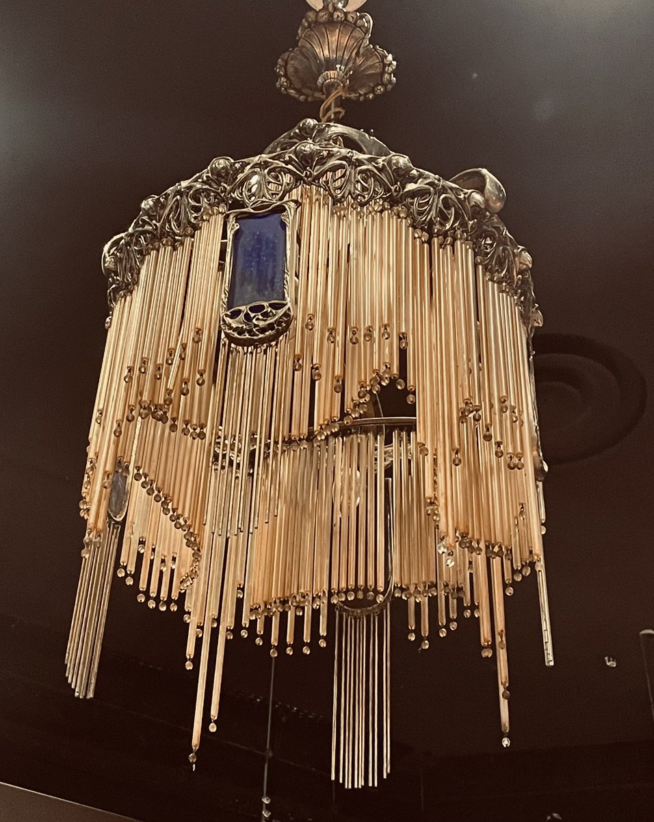 Julien_3D's tweet photo. Vu à #Drouot, je le mets sur ma wishlist pour Noël 🤗
.
#hectorguimard https://t.co/6R5gZe1N6i