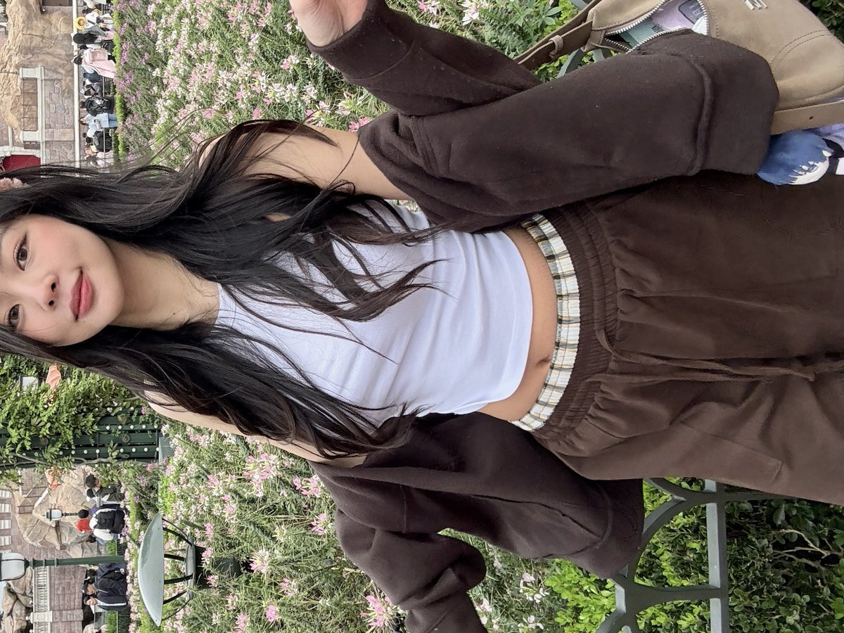 noeysavitta's tweet image. รวมชุดโทนน้ำตาลขาว เป็นชุดทั้งหมดที่เนยใส่ไปทริปเซี่ยงไฮ้มา อยากบอกว่าถ่ายรูปขึ้นทุกชุดดดดดดด น่ารักใส่สบายคัตติ้งดีคับ แจกพิกัดด้านล่าง🧸