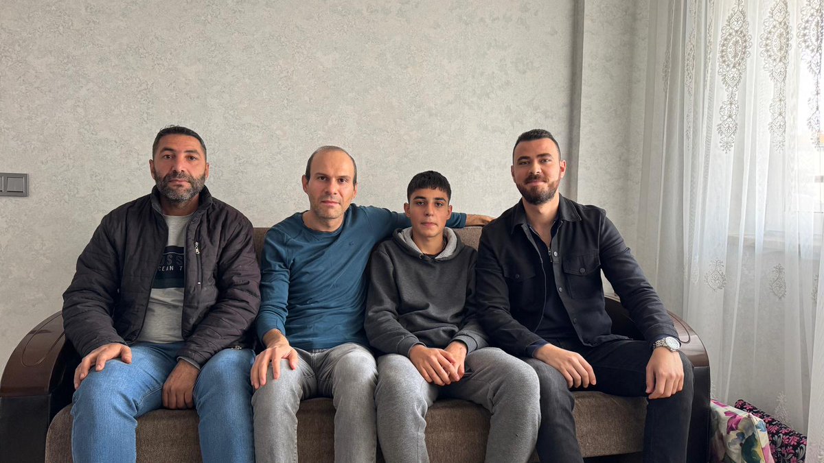 EyyubiyeM's tweet photo. Rehber öğretmenlerimizle ve sınıf öğretmenlerimizle veli ziyaretlerine hem evde hem de işletmelerde devam ediyoruz.
@hasansildak 
@hamit_kyc 
@harrani63 https://t.co/76FO9WZYup