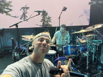 Rehearsal are still going on, hope you all are prepared for this? 😂😻