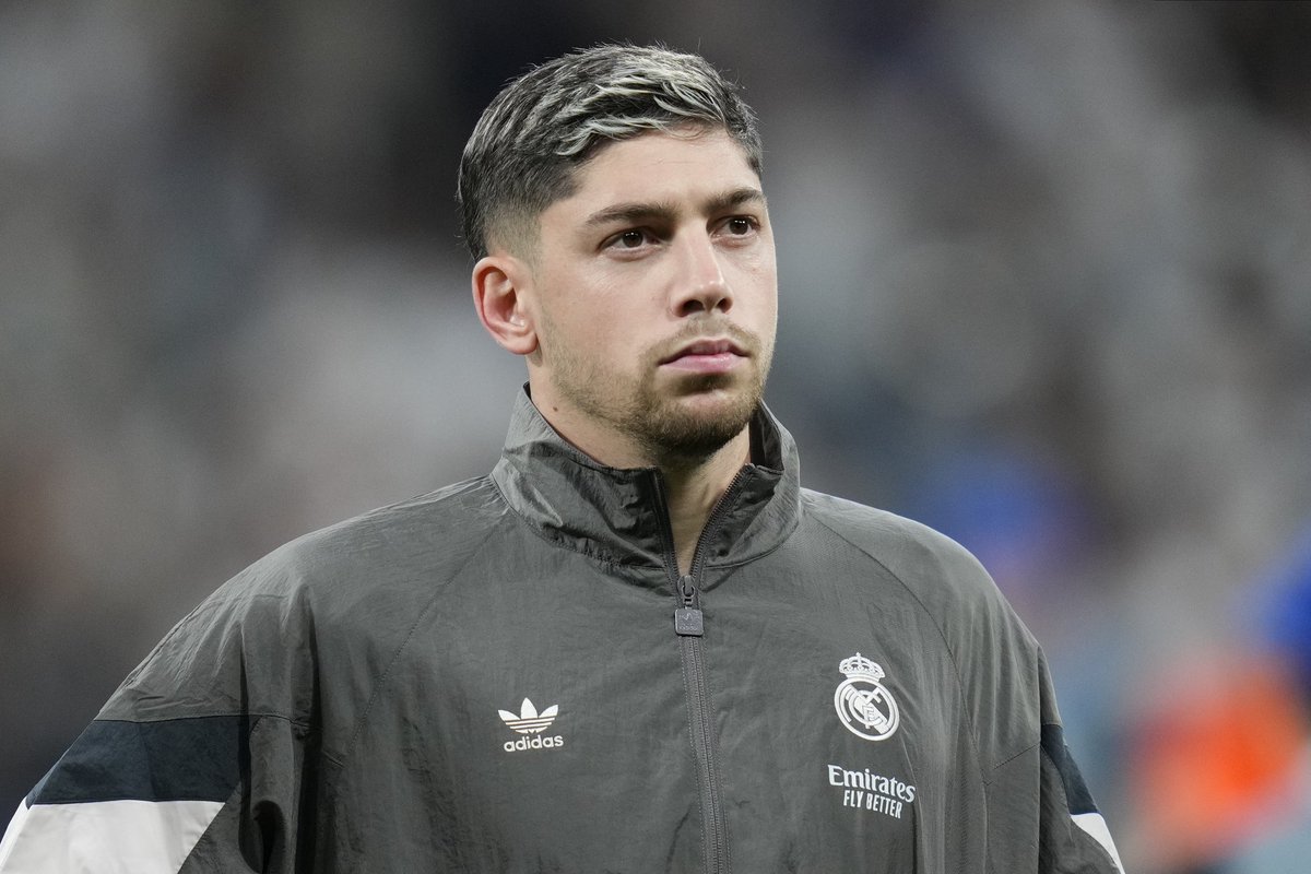 🚨 Carlo Ancelotti is expected to play Fede Valverde as a RIGHT-BACK in the absence of Lucas Vazquez and Dani Carvajal. 🇺🇾

🗞️ <a href="/JLSanchez78/">José Luis Sánchez 🇪🇸</a>

Can’t wait for his wife’s social media post on that. 🤣