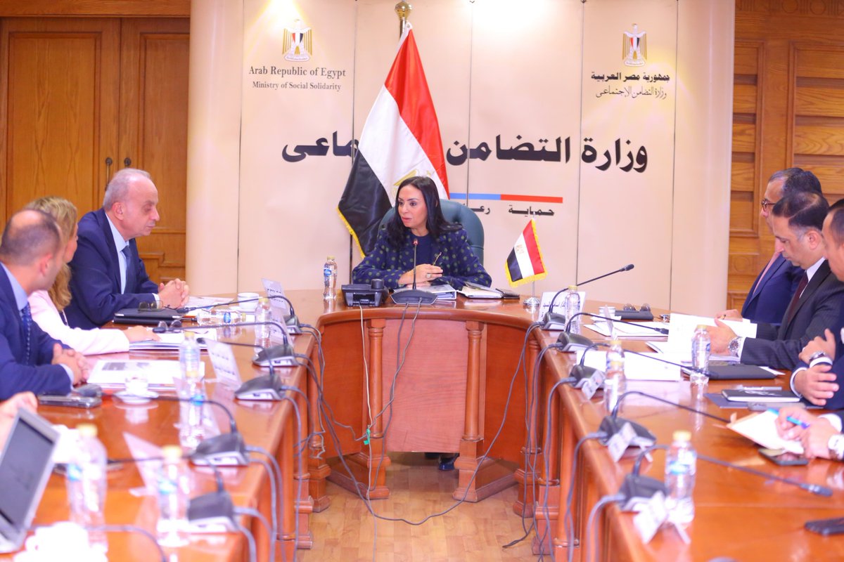 mena_arabic's tweet photo. وزيرة التضامن تجتمع بمجلس إدارة صندوق عطاء بتشكيله الجديد برئاسة الخبير الاقتصادي شريف سامي

#أ_ش_أ|#MENA https://t.co/yu0pX5cTO7