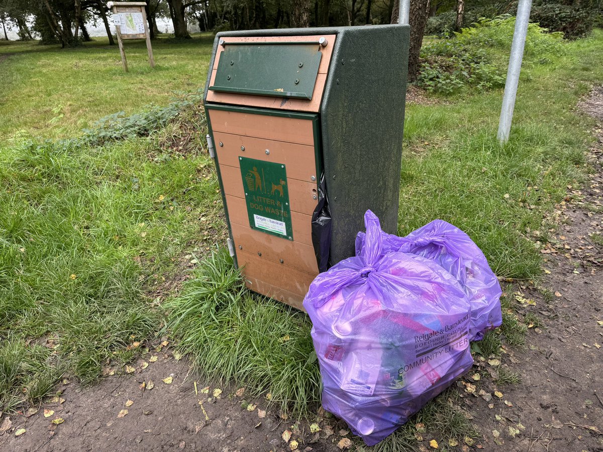 A great big THANK YOU to all our unsung heroes who quietly operate on #BansteadCommons clearing rubbish which is sadly deposited by our less respectful visitors. 

We see the difference you make to our countryside and we salute 🫡 you!! 

💚