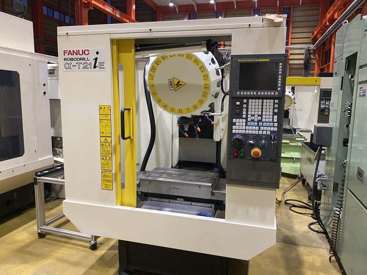 kobayashikikai's tweet image. ファナックのロボドリル‼️
この機械は弊社は無限にあると言ってもいいです😳
近々14台くらいまた入荷します🤣
写真の後ろに写っているのはほぼロボドリルです笑
#工作機械
#FANUC
#マシニング