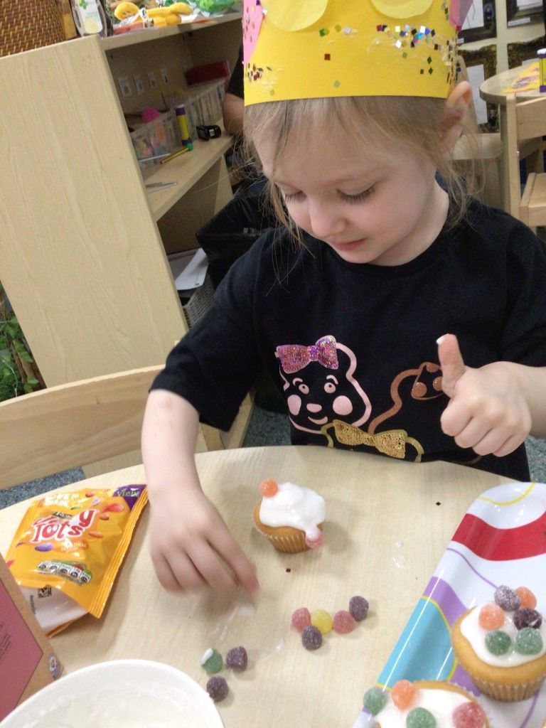 MonkwoodPrimary's tweet photo. 🐻 Last Friday in FS1, we are supporting Children in Need. Everyone took part in lots of fun activities, such as, making bear jam sandwiches, pudsey bear colouring, pudsey bear hats, and yummy spotty buns. 

Well done Class 1! 😁🥪

#WeAreEquippedToLearn https://t.co/lzkqewpl9S