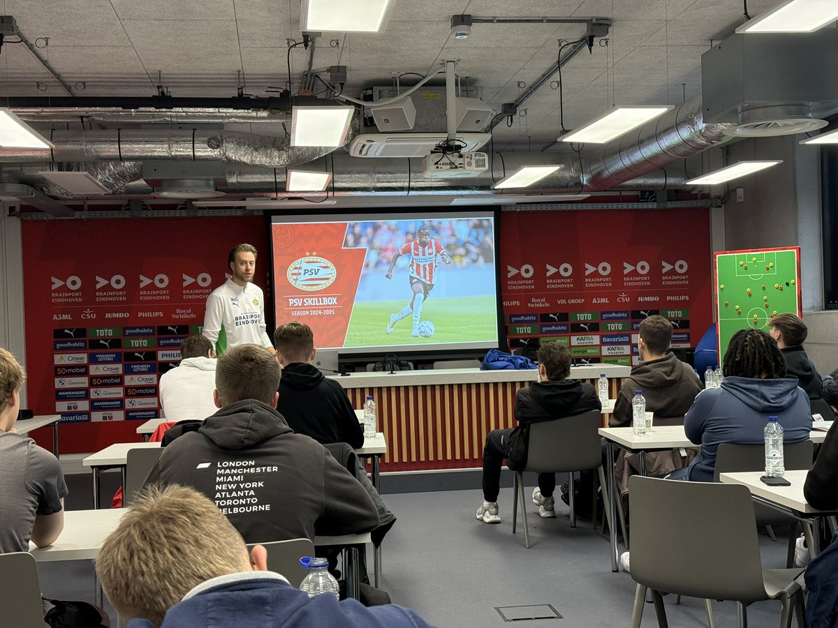 Darren Smith (@coachdarren) on Twitter photo Day 3 for <a href="/ucfb/">University Campus of Football Business</a> Wembley coaching students with <a href="/PSVCoachAcademy/">PSV Coaching Academy</a>. Amazing experience so far understanding the club and how they develop talent. Day 3 for <a href="/ucfb/">University Campus of Football Business</a> Wembley coaching students with <a href="/PSVCoachAcademy/">PSV Coaching Academy</a>. Amazing experience so far understanding the club and how they develop talent.