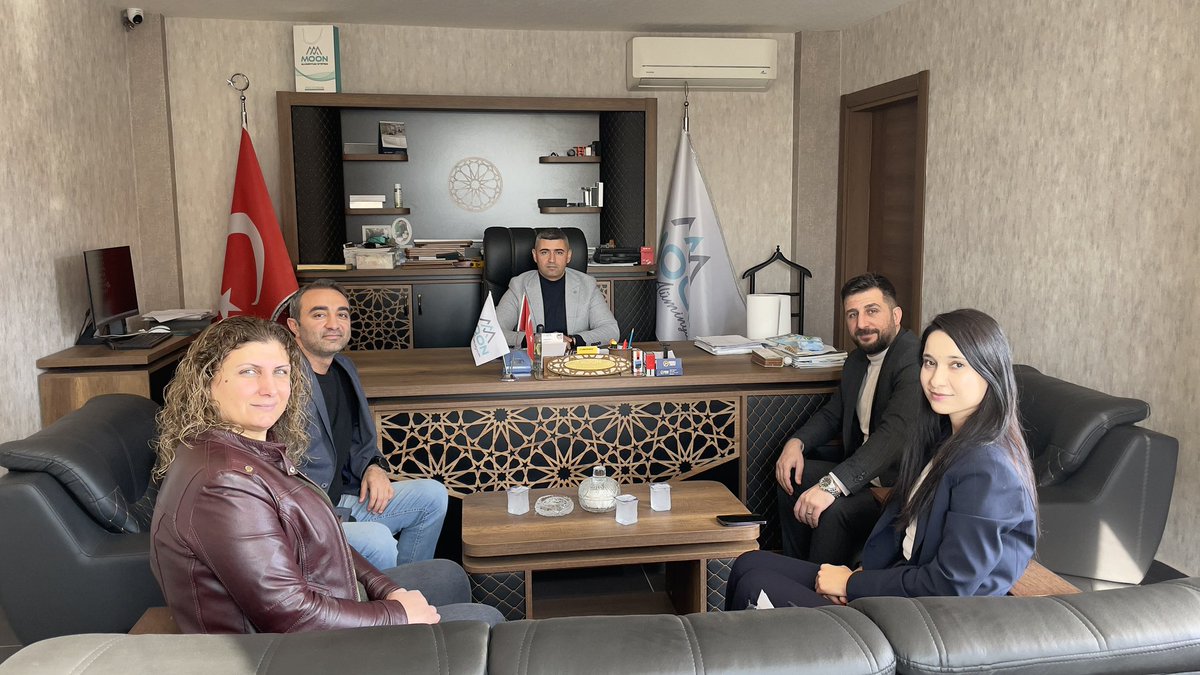 İş İnsanı Samet Kılıç’ı ziyaret ederek, 23 Kasım Cumartesi günü gerçekleştireceğimiz Yüreğir’imizin 8. Olağan İlçe Kongremize davet ettik.

Nazik misafirperverliği için teşekkür ederiz.

<a href="/omerrcelik/">Ömer Çelik</a> <a href="/erkankandemir/">Erkan Kandemir</a> <a href="/mcihatsezal/">Mehmet Cihat Sezal</a> <a href="/ozangulacti/">Ozan Gülaçtı</a> <a href="/KaramikSunay/">Sunay Karamık</a> <a href="/abdullahdogru01/">Abdullah Doğru</a>