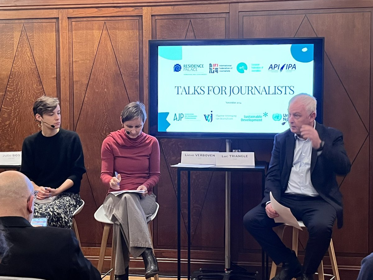 #Climate🌎: Talks for journalists are back at <a href="/ResidencePalace/">Résidence Palace - International Press Centre</a>. <a href="/ituc/">ITUC</a> GS <a href="/luc_triangle/">Luc Triangle</a> asks not only for a #climate justice that meets the targets on climate, but that is linked to just transition. “No region should be left behind. Just transition = social dialogue”.