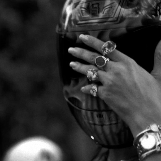 devileadvocate's tweet image. ㅤㅤㅤ 𝐌𝐘 ㅤ𝐑𝐎𝐓𝐓𝐄𝐍 ㅤ𝐇𝐄𝐀𝐑𝐓   𝐈𝐒  𝐀
ㅤㅤ ㅤ𝐅𝐔𝐂𝐊𝐈𝐍𝐆 𝑲͟𝑵͟𝑰͟𝑭͟𝑬: ㅤTHROUGH
ㅤㅤ ㅤTHEㅤ  HIGHSㅤ   AND ㅤ LOWS
ㅤㅤㅤ I AM STANDING FUCKING 𝑻͟𝑨͟𝑳͟𝑳