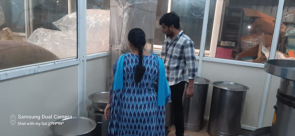 Foodsafety_Slp's tweet photo. On 20.11.2024 Fso Circle 22 conducted inspection  at m/s Mesmera Botanics Private limited (oil mill unit), Ashok nagar, RC Puram and lifted activity samples for analysis
  #GHMC  

@ZC_SLP  
@GHMCOnline
@CommissionrGHMC
@gadwalvijayainc
@ACHealthGHMC https://t.co/H9vMdgniMe