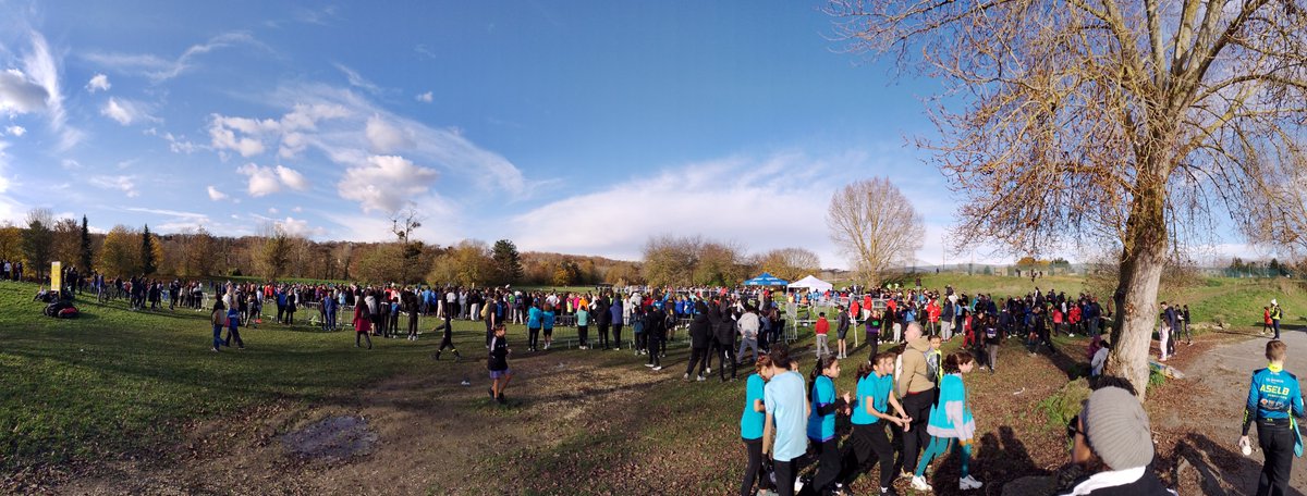 usepvaldoise's tweet photo. 9 usepien(ne)s de l'ASSC USEP Les Plants de Cergy ont participé au Cross Départemental UNSS.95 à l'Ile-de-Loisirs de Cergy-Pontoise.
Bravo à eux pour leur participation sur la course "Open" et d'avoir eu l'endurance pour finir les 1 300 m du parcours. https://t.co/v9ytQ6W31U