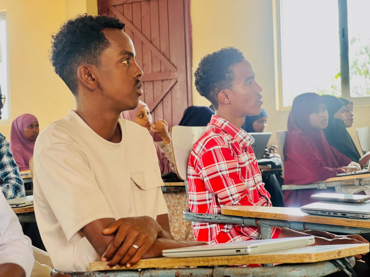 EnvsSNU's tweet photo. The Department of Environmental Science at Somali National University hosted a session titled “What Should Equip You as an Environmental Scientist?” Led by @GeleMohamed3, a Data Scientist and Research Fellow.
#environment https://t.co/meogaeignf
