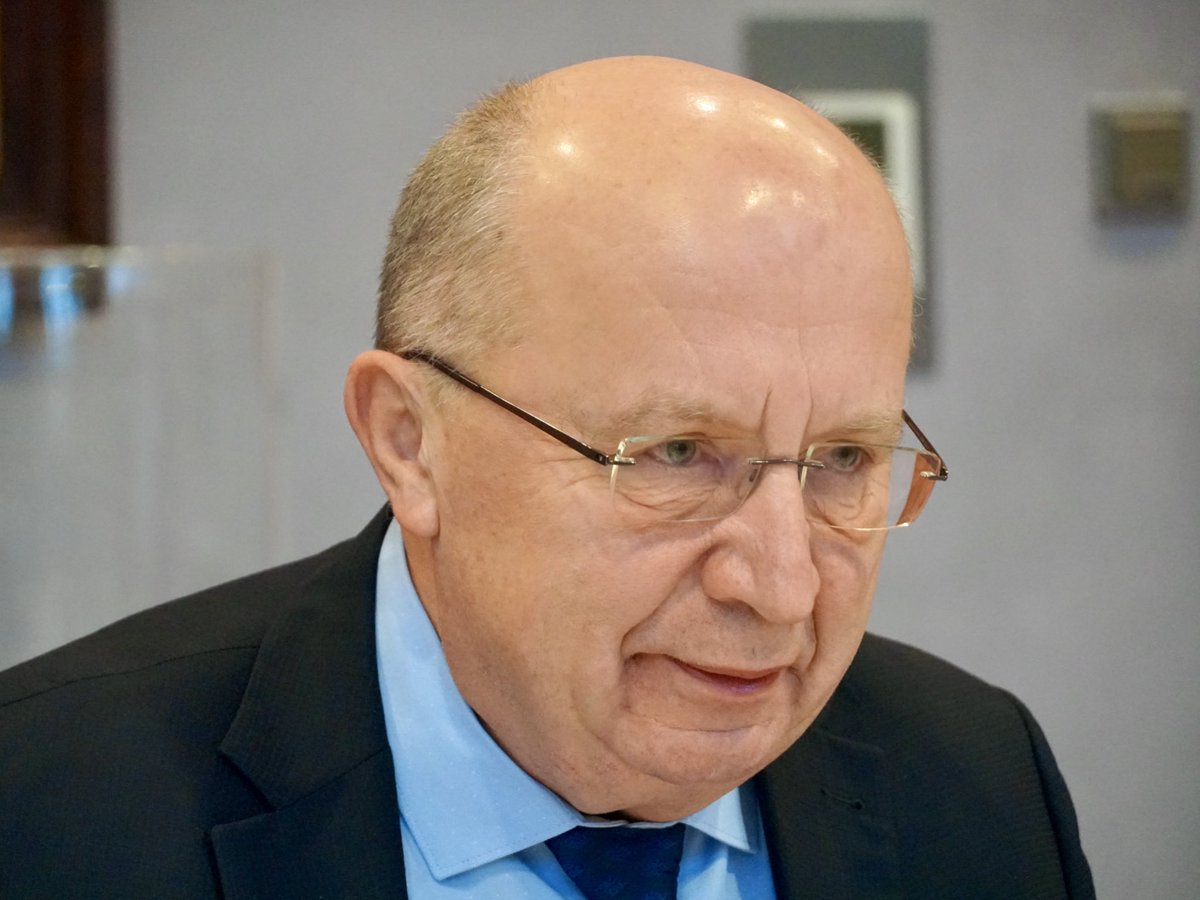 Bayerischer Landtag (@landtag_bayern) on Twitter photo Gespräch mit <a href="/KubiliusA/">Andrius Kubilius</a>, dem früheren Ministerpräsidenten Litauens und designierten EU-Kommissar für Verteidigung und Raumfahrt in der Vertretung des Freistaates Bayern bei der EU.
Themen:
▶️ Verteidigungs- & Sicherheitspolitik
▶️ internationale Kooperationen bei Weltraumpolitik Gespräch mit <a href="/KubiliusA/">Andrius Kubilius</a>, dem früheren Ministerpräsidenten Litauens und designierten EU-Kommissar für Verteidigung und Raumfahrt in der Vertretung des Freistaates Bayern bei der EU.
Themen:
▶️ Verteidigungs- & Sicherheitspolitik
▶️ internationale Kooperationen bei Weltraumpolitik