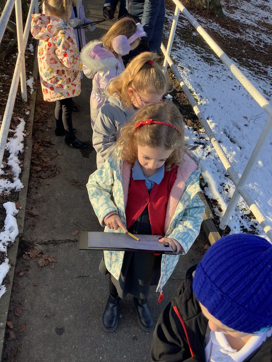 Y1AngramBank's tweet photo. As part of our fieldwork in Geography, we went on a walk around our school grounds. Whilst on our walk, we identified features in our school grounds using a simple map. @kapowprimary https://t.co/Qtfo0FjW8t